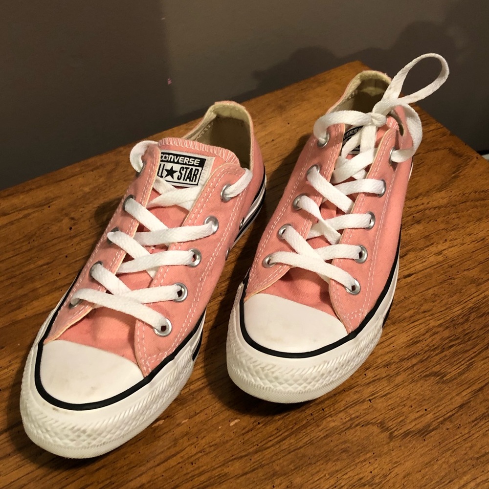 Converse pink shoes